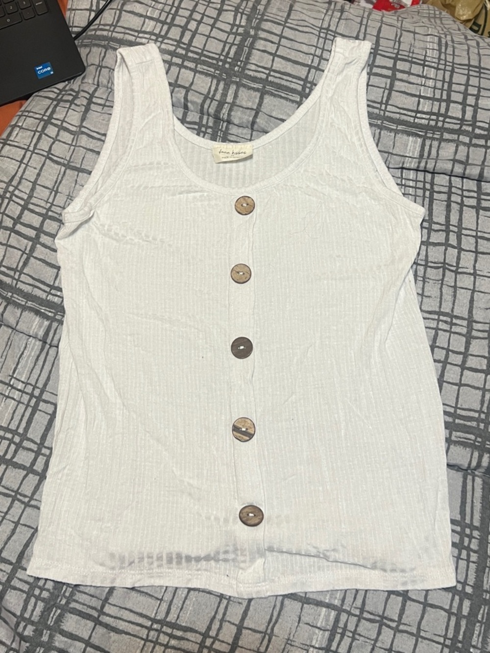 Free Kisses White Ribbed Button-Front Tank Top